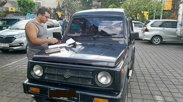 Rent Suzuki Jimny in Canggu