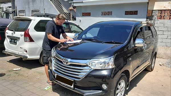 Rent Toyota Avanza Uluwatu